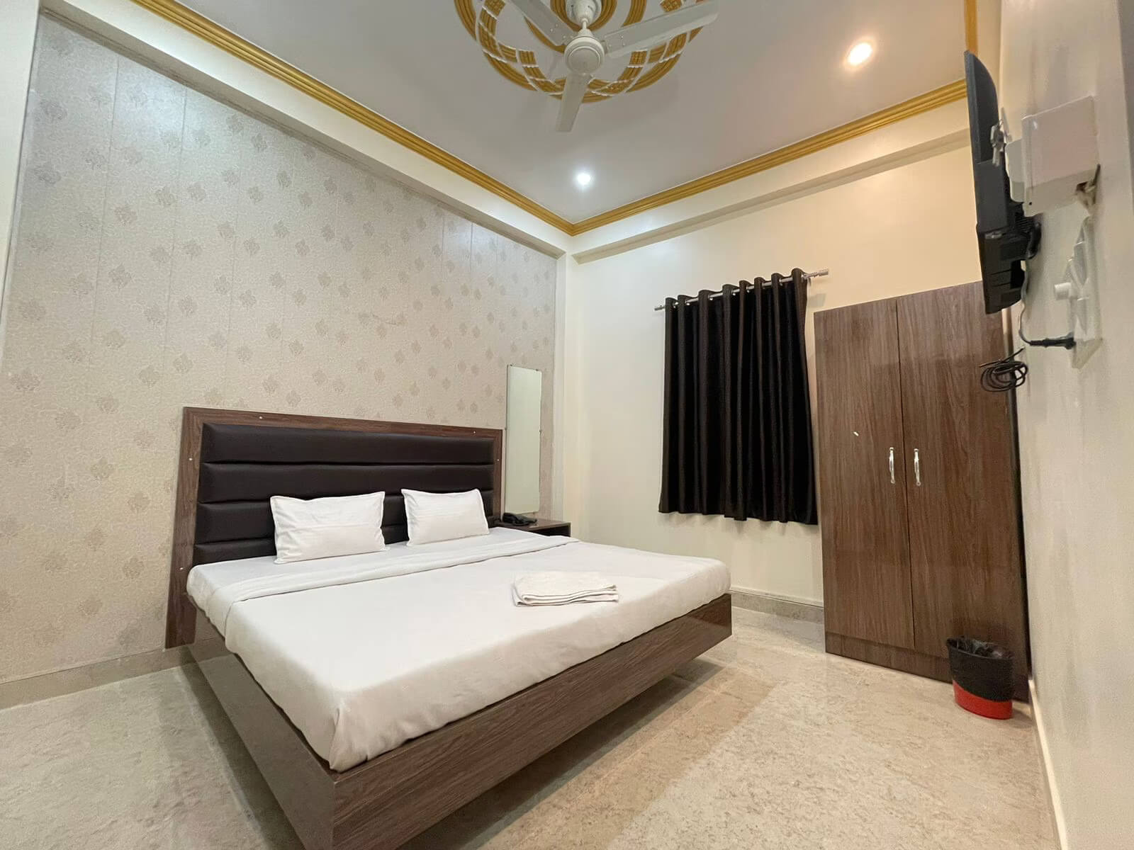 Hotel Paradise Premium - Image 1